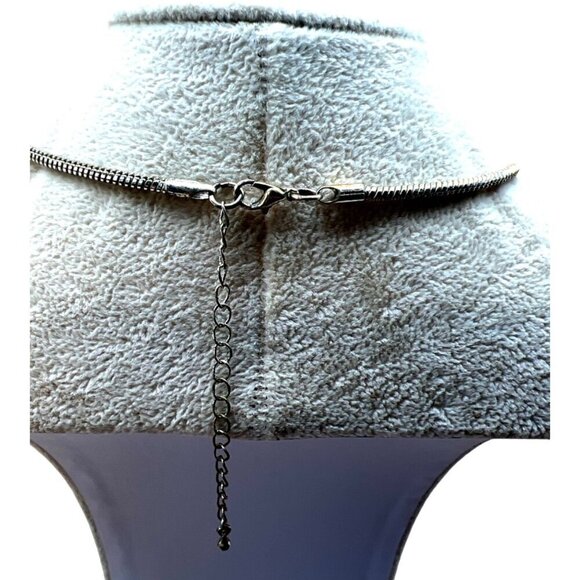 Vintage-Inspired Silver Tone Necklace & Bracelet Set With Faux Turquoise Stones. - Picture 13 of 14